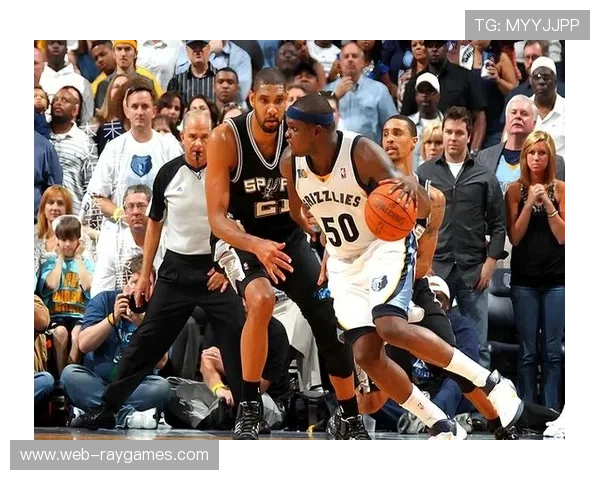 扎克·伊迪护框显威力，4盖帽筑灰熊内线屏障